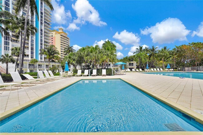 Building Photo - 881 Ocean Dr