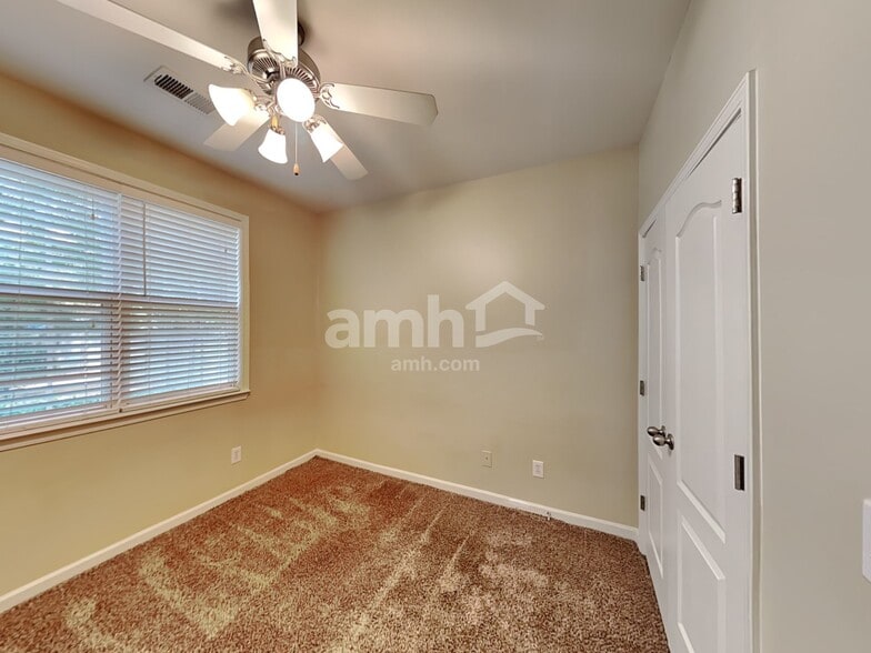 Building Photo - 183 Diamond Ridge Ave