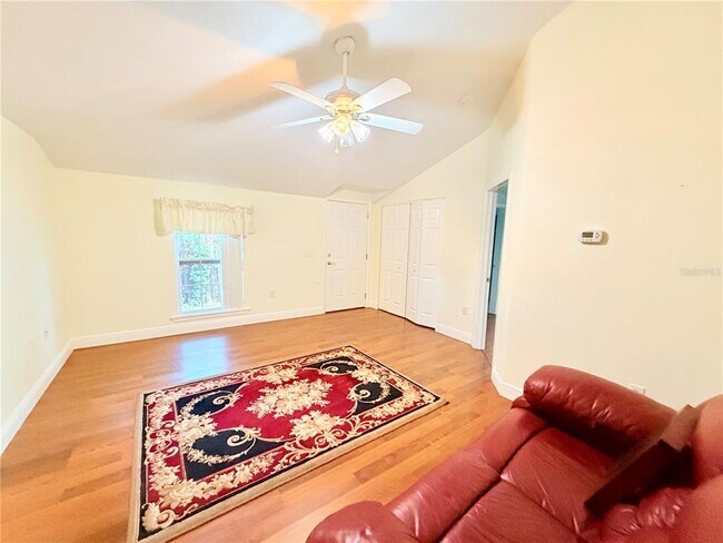 Building Photo - 1020 2nd Ave NW