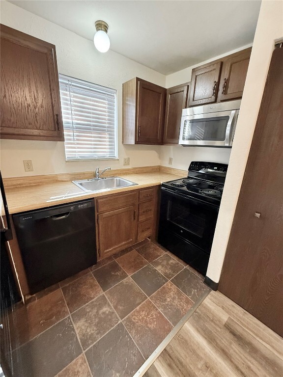 Building Photo - 145 Ashley Dr