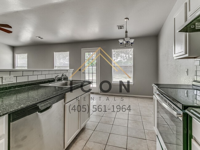Building Photo - 10477 Aberdeen Dr
