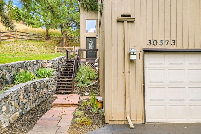 Building Photo - 30573 Sun Creek Dr
