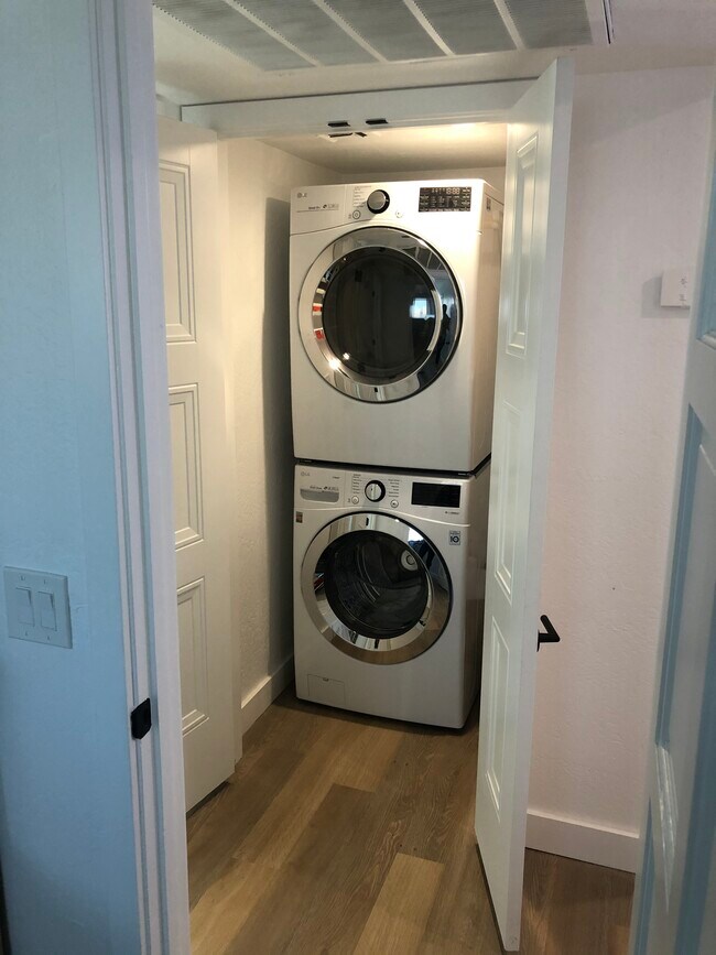 Laundry - 16517 E Gunsight Dr