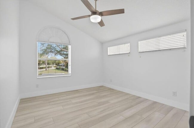 Building Photo - 5230 Woodruff Ln