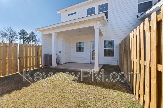 Building Photo - 2024 Denmark Ave SE