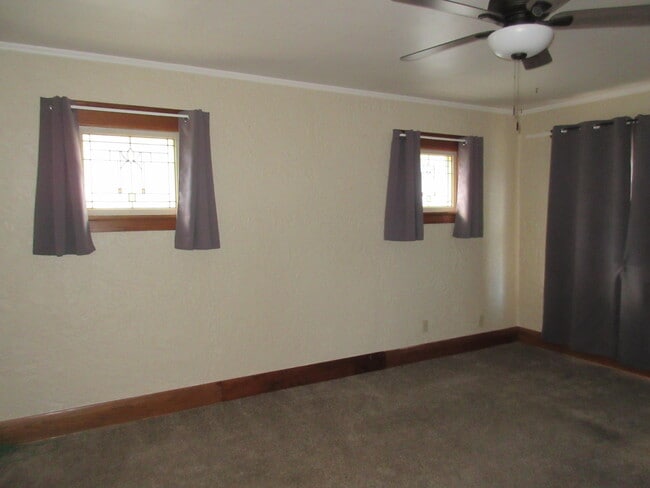 Building Photo - 2615 Taylor Ave