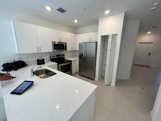 Building Photo - 229 SW 159th Way