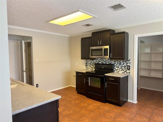 Building Photo - 3640 Bass Loop