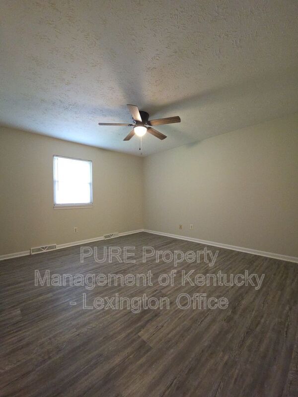 Building Photo - 3432 Warwick Ct
