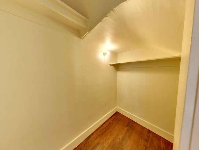 Building Photo - 2041 Hyde St