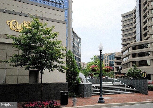 Building Photo - 4601 N Park Ave
