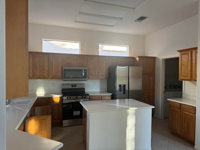 Building Photo - 36523 Fan Palm Way