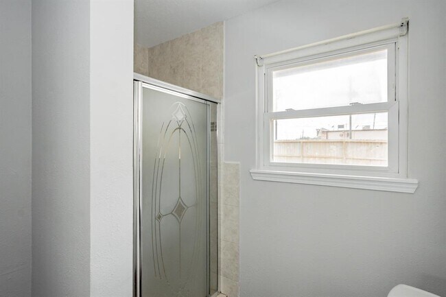 Building Photo - 3410 Truxton Dr