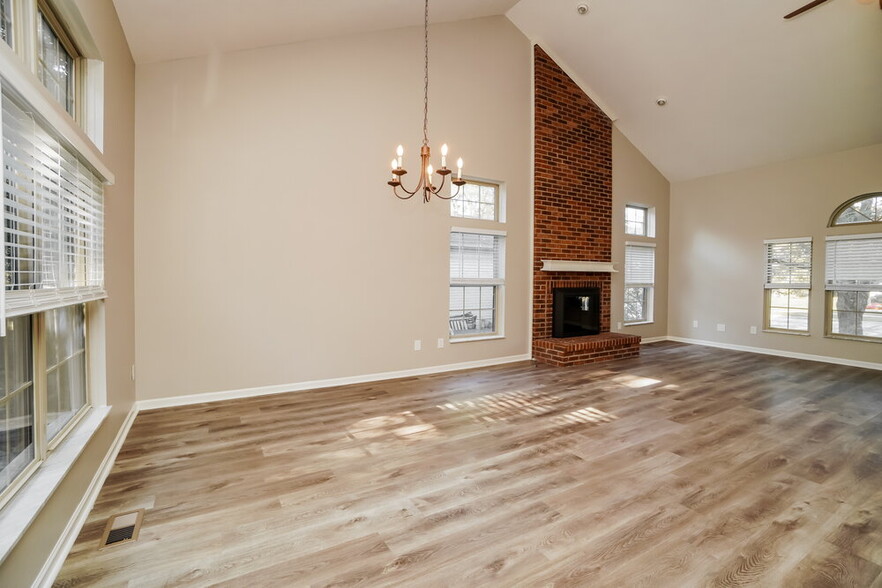 Building Photo - 1635 Saffron Dr