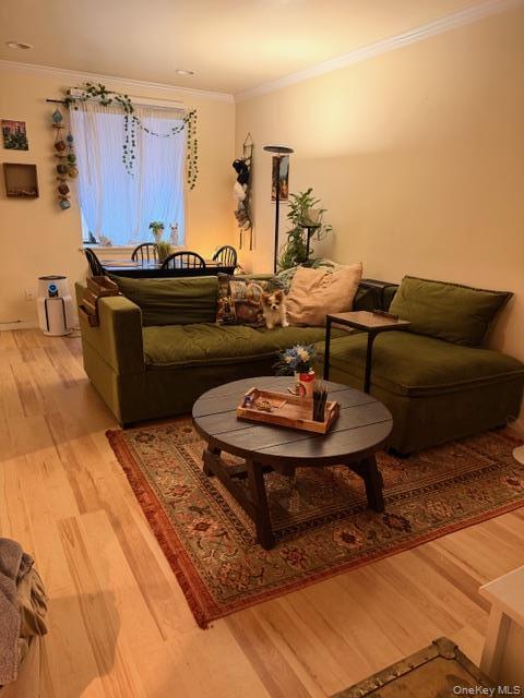 Building Photo - 425 Shore Rd