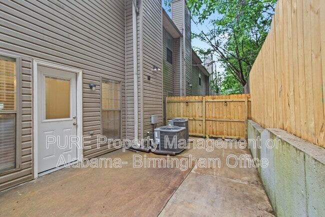 Building Photo - 456 Highland Cove Dr