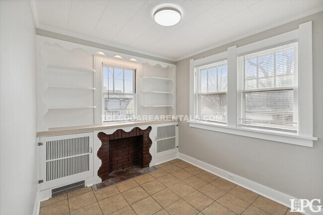 Building Photo - 4138 N Lockwood Ave