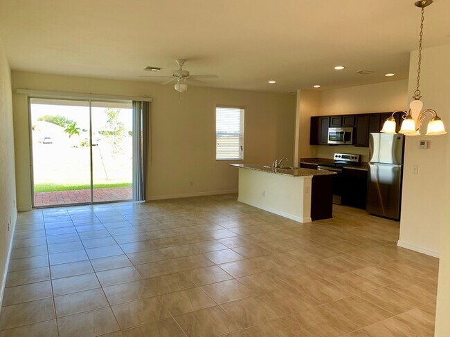 Building Photo - NW Cape Coral Single Family Home