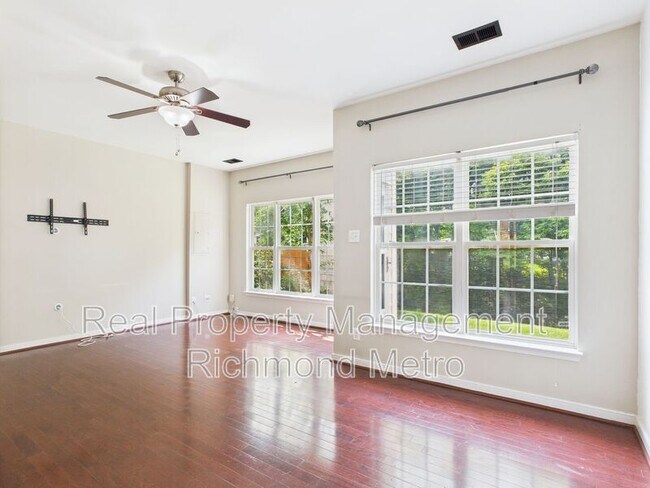 Building Photo - 1213 Magnolia Pointe Blvd