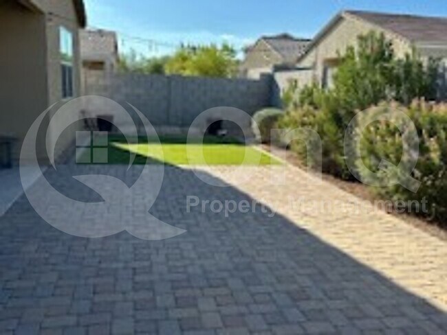 Primary Photo - 12358 W Midway Ave