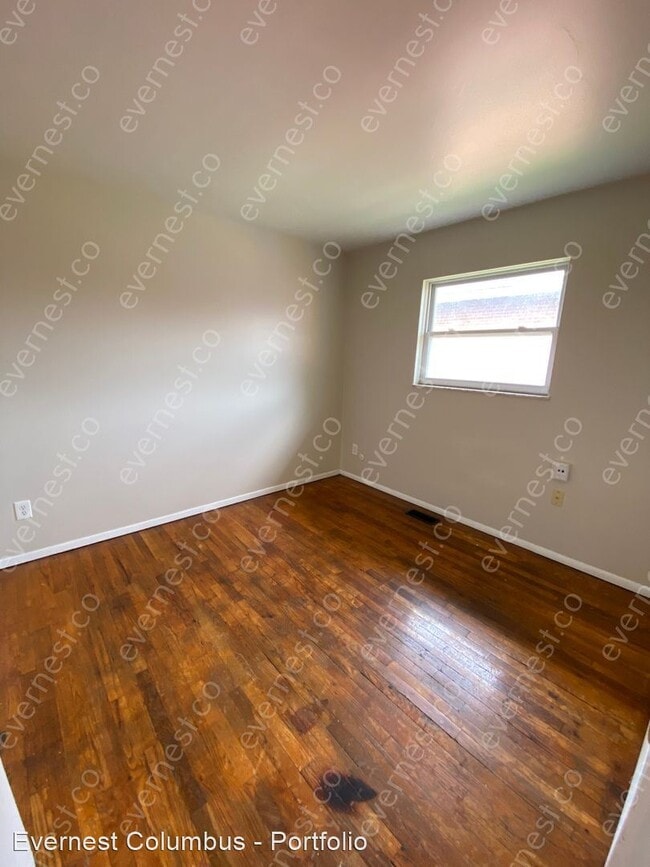 Building Photo - 1217 Crestwood Ave