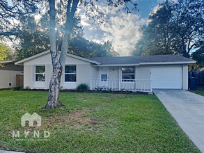 Building Photo - 2233 Selkirk St