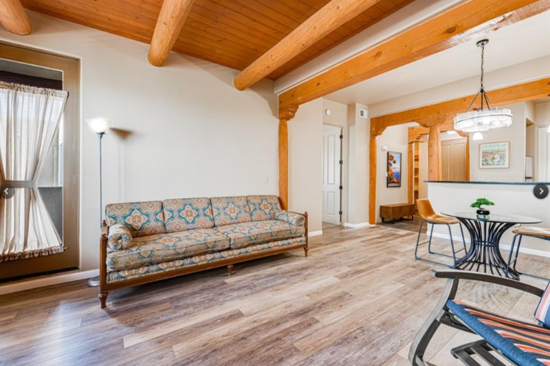 Building Photo - 1405 Vegas Verdes Dr