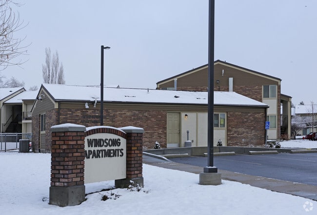 Building Photo - Windsong I & II