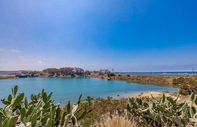 Building Photo - Carlsbad Condo West of 5 Freeway with Lagoon Views - Available June 1st!