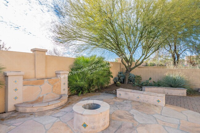 Building Photo - 799 West Camino Tunera