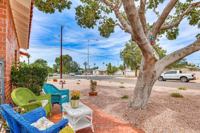 Building Photo - 107 W Windsor Ave