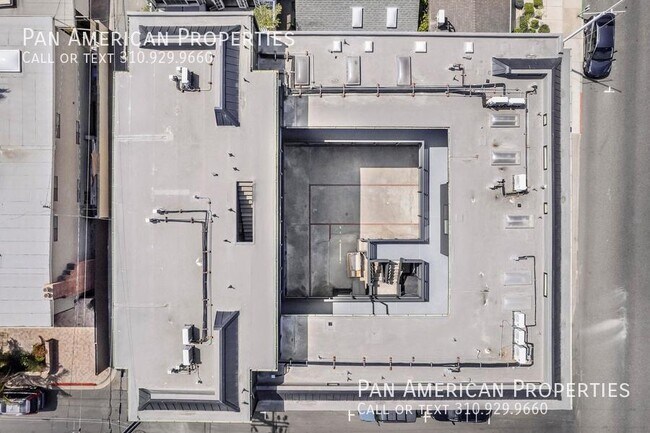 Building Photo - 1105 N Pacific Coast Hwy
