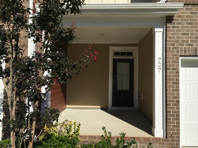 Building Photo - 727 Treviso Ln