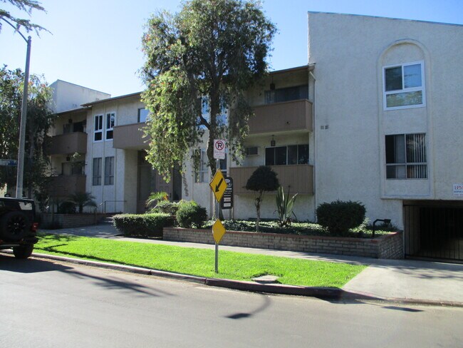 Primary Photo - 3625 Glendon Ave