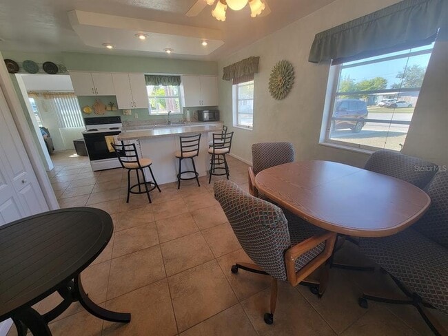 Building Photo - 8385 Aero Ave