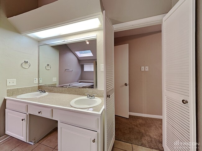Building Photo - 12702 Ashford Meadow Dr