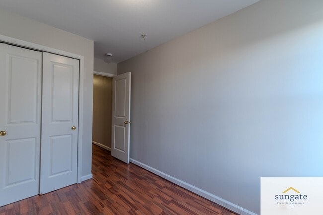 Building Photo - 2410 E Fayette St