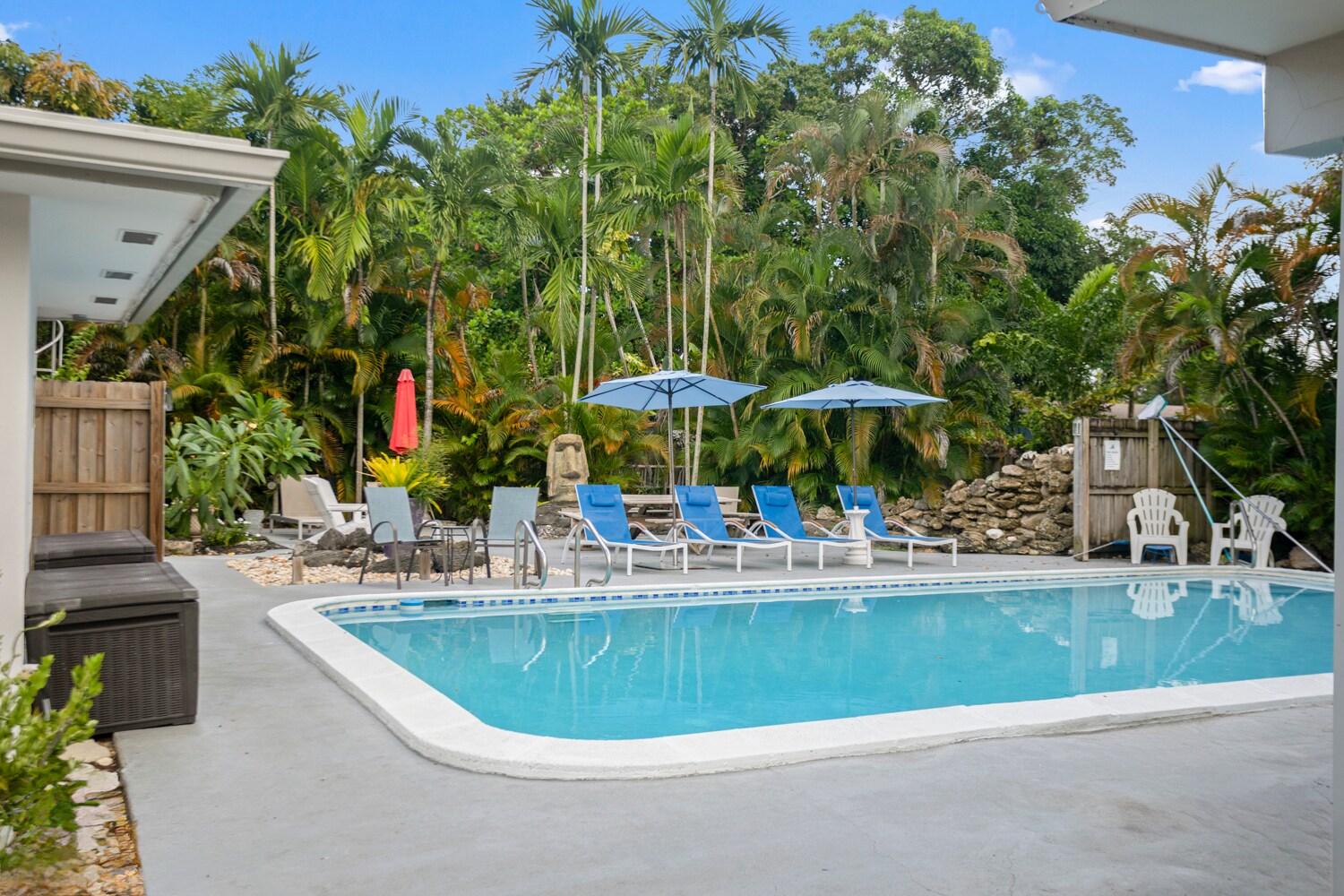 Shared pool - 630 NE 37th St