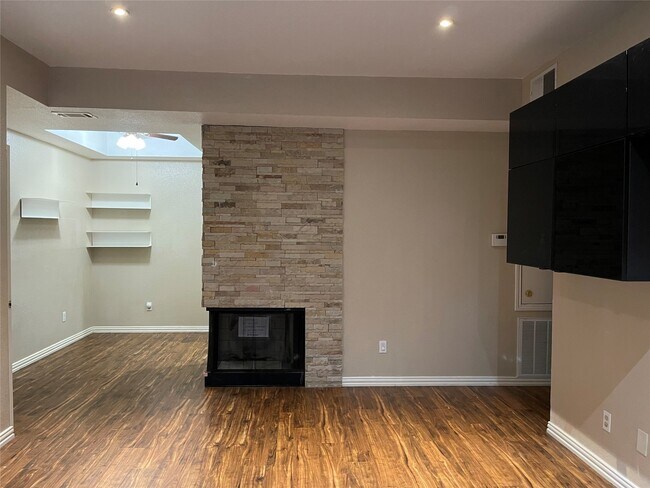 Building Photo - 8055 Cambridge St