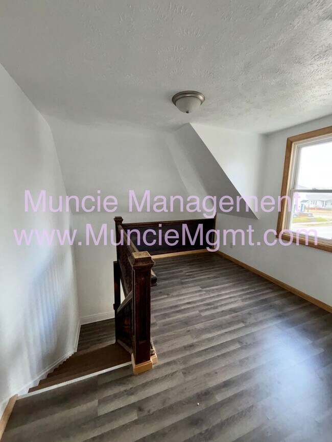 Building Photo - 500 N Alameda Ave