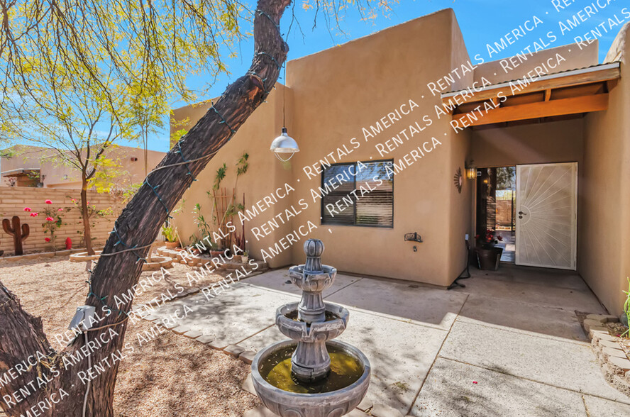 Building Photo - 1711 N Baxter Dr