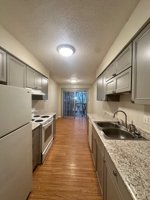 Building Photo - 1-Bedroom Apartment, Upstairs, Near Transportation