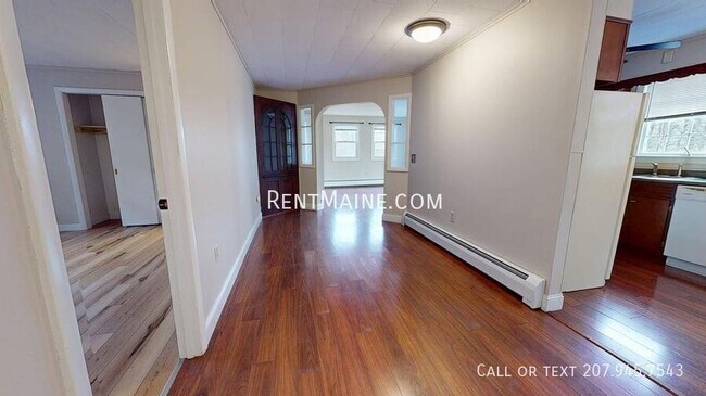 Building Photo - 198 Main Rd N