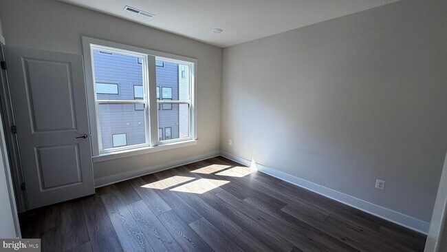 Building Photo - 12742 Verdant Wy