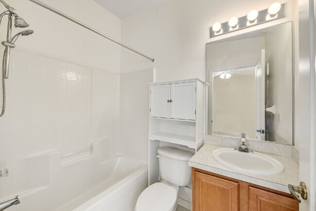 Building Photo - Cozy 2 Bed, 2.5 Bath Indialantic Rental - ...