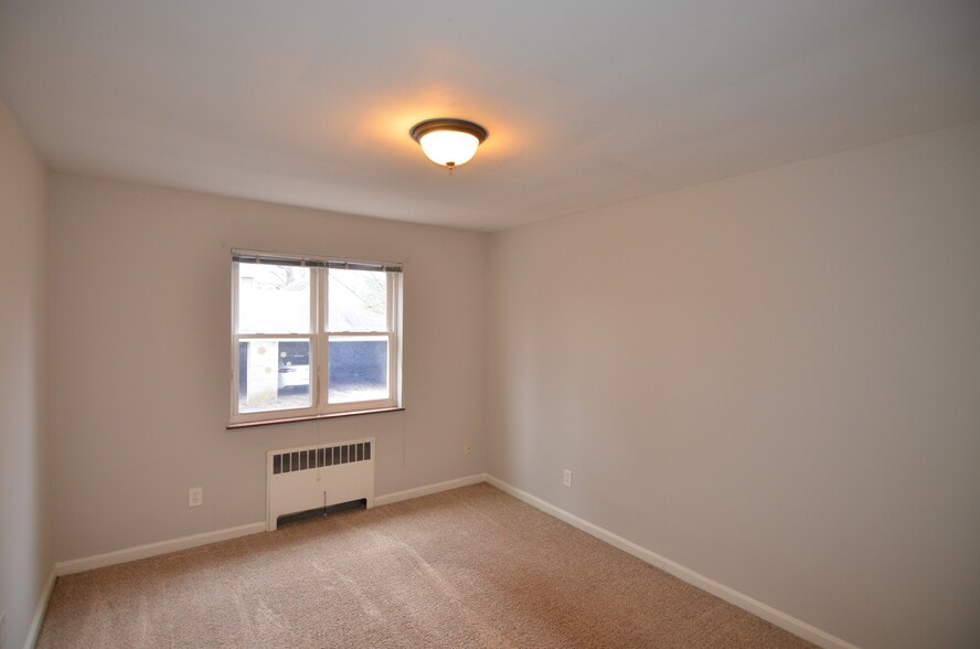 Building Photo - 6420 Fairhurst Ave