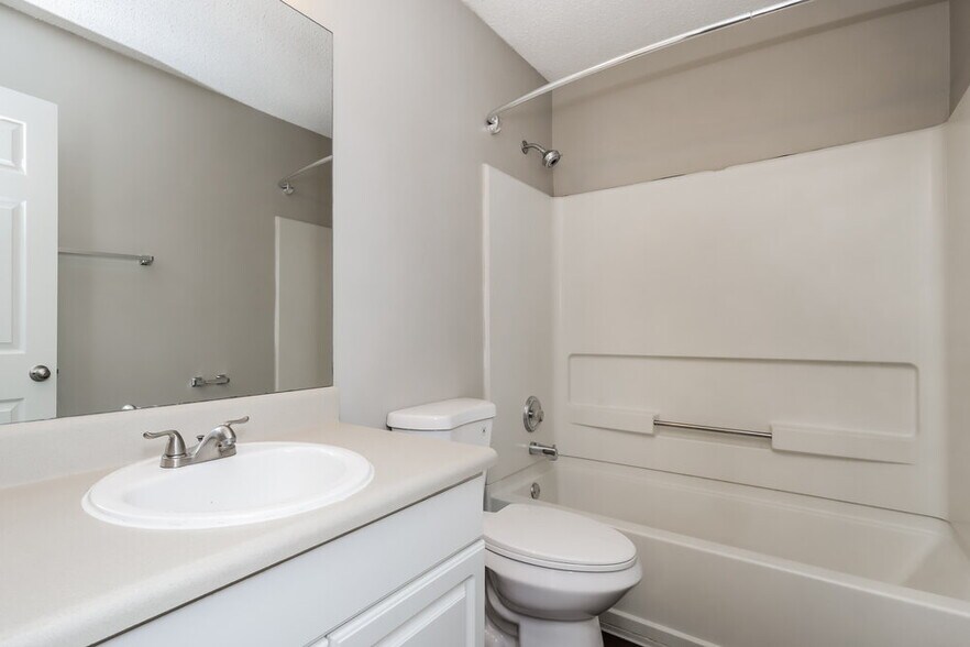 Building Photo - 172 Regency Park Dr