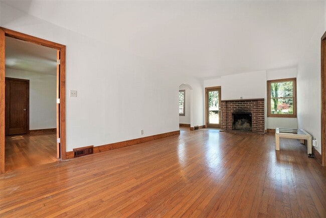 Building Photo - 3 Bedroom, 2 Bath in Decatur