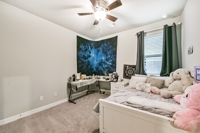 Building Photo - 123 Buttonwood Ct