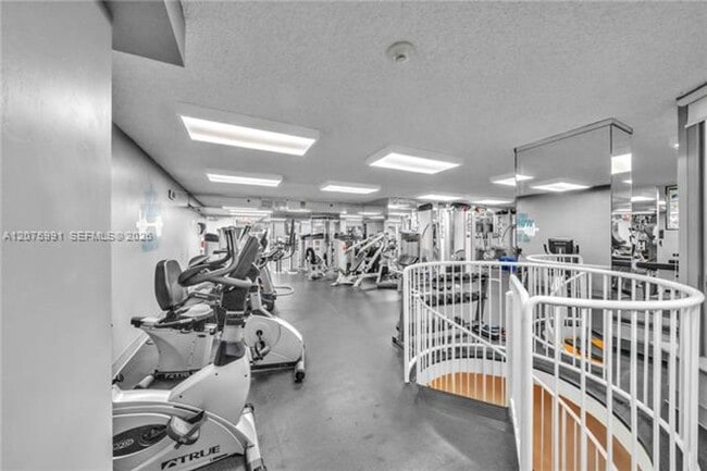 Building Photo - 3530 Mystic Pointe Dr